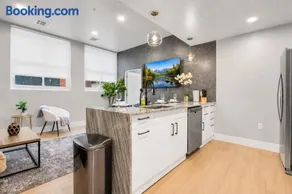 Modern Tulsa Stay Near BOK Balcony Gym Access Pet-Friendly - Image 2