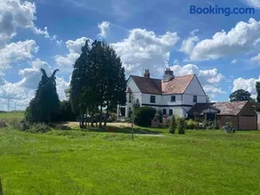 Upper House Stunning Country Home - Image 1