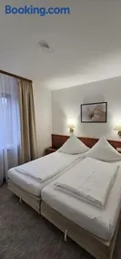 Hotel Garni Vierjahreszeiten - Image 3