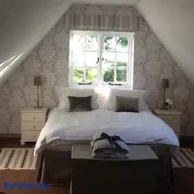 Gardeners Cottage - Image 5