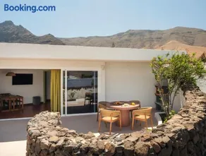 Canaryislandshost I Soco - Image 1