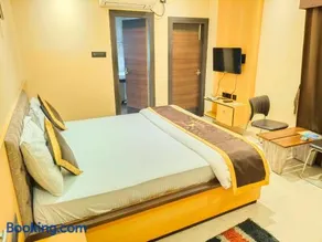 NAKSHATRA Hotel, Restaurant & Banquet - Image 1
