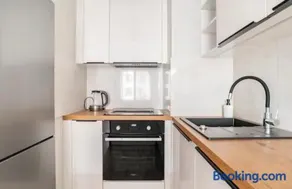 LUX 2 pokojowe Apartment in Warszawa z bezpłatnym podziemnym parkingem - Image 1