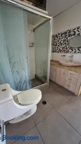 Dormitorio con baño privado a 25 minutos del Apto - Image 2