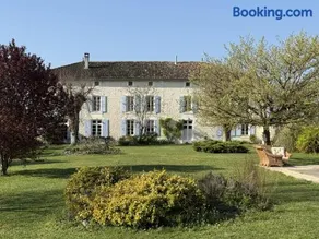 Belle Demeure Charentaise - Piscine chauffée - Image 3