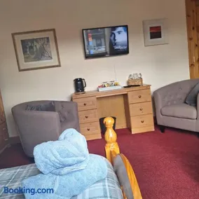 Spacious Twin Bedroom in Listowel - Image 3