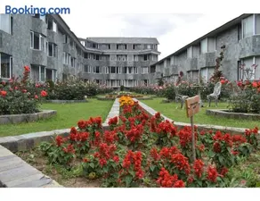 Hotel Woodstocks Pahalgam - Image 1