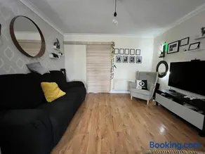 Private room in shared property, one stop from Maynooth - Image 3