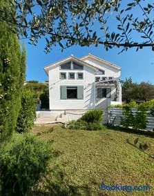 Ληγάτο Cottage House - Image 2