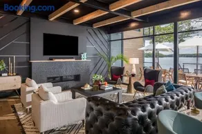 NEW! 151 Luxury House on Lake Oconee - Image 2