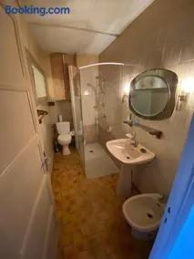 NOUVEAU Maison de la place - Image 3