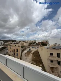 Horizon Residence Modern Apartments, Siġġiewi By HostMT - Image 3