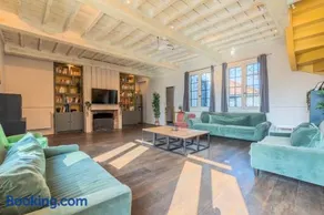 15 Min to Lille - Beautiful 14p House, 5 Bedrooms - Image 1