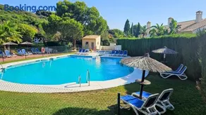 Monte Duquesa Luxury 2 Bed with pool close to Port and Beach - Image 2