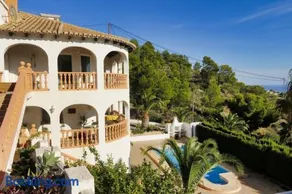 Large chalet with private pool - Image 5