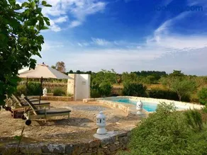 Spacious villa with pool in Bari 100 m² - Lush garden - Image 1