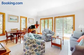 Enchanting dog-friendly ocean view home with kitchen, grill, balcony, TV, & deck - Image 3