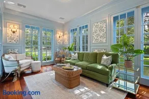 Private Resort Mansion with Pool - Image 2