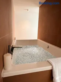 Appartement avec jacuzzi et vue sur Pyramide - Image 4