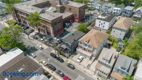 Bright 3BR Home in NYC, Near Downtown & NYC, EWR - Image 2