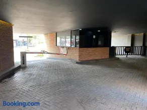 Motel London - Image 3