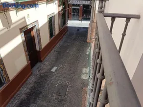 Apartamentos Luxury Puente de Triana - Image 1