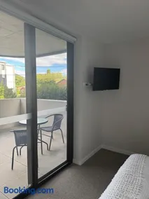 Two Bedroom Two Bathroom Kashmir Apartment in Canberra City - Image 3