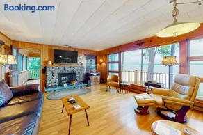 Alton Bay Lakefront Beauty - Image 4