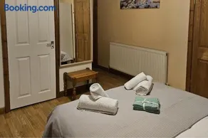 Cosy London Apartment with Great Views - Image 2