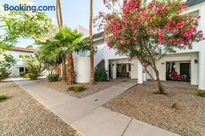 33 Avenida Pool View Studio new to market Avenida king bed ds - Image 1