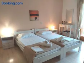 LAGADA HOLIDAY ROOMS - Image 3