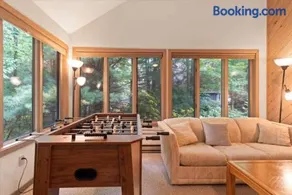 Split Rock Classic Chalet – Game Room & Family Friendly - Image 4