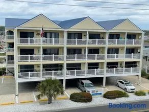 Grove Pointe 103 - Image 2