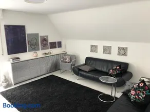 Bel Art Etage mit großem Parkplatz - Image 2