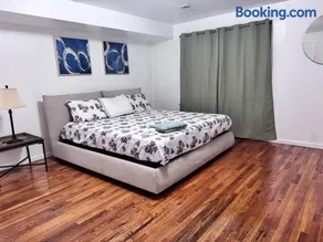 Elegant 3 bedroom 2 bath Downtown Newark - Image 3