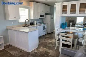Cozy Tiny Home Near Disney World & Orlando Parks! - Image 4
