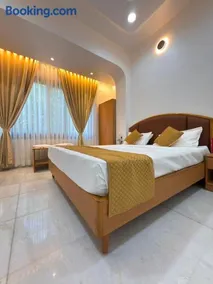 JIMOJI FOREST VILLA 966O9O1OO6 ULTIMATE 5BHK WITH INFINITY POOL JUST 6km FROM Shreenathji Temple By SK - Image 4