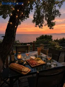 Fantastic new lodge with ocean view - Image 3