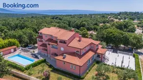 Apartments and Rooms Villa Chiara - Image 4