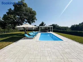 Villa V - Image 2