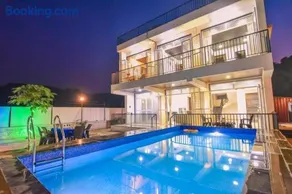 ll EMPYREAN STAY ll LUXE ll FORTUNE VILLA ll 4BHK ll AC ll BIG POOL - Image 3