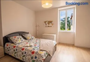 Charmante maison en pierres dorées, au calme avec jardin et parking gratuit - A 15 mn à pied du village de Lentilly - Image 3