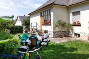 Napraforgó vendégház - Image 3