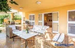 Agradable Villa junto al mar con piscina - Image 1