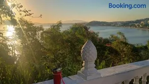 Micro casa no Rio de Janeiro - Ela é privada e com boa localização - Boa para quem vem passear- Ótimo para trabalho ou home office- Pra quem está preocupado com o voo, o Aeroporto Galeão é perto- Visitar famíliares- Lugar tranquilo e agradável - Image 3