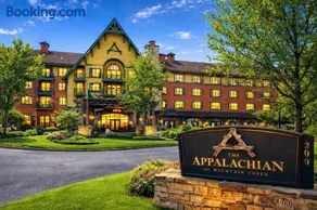 Appalachian Hotel Summer Escape Hot Tub Pool 330 - Image 2