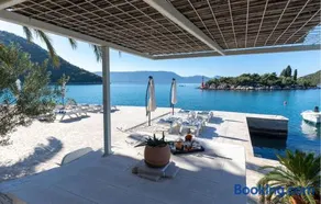 Three-Bedroom Apartment Blace With Sea View 06 - Image 4