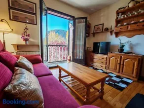 Chimenea, cama grande y vistas- Escapada romántica perfecta - Falcó 16 - Image 4