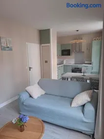Le Cosy - Image 1