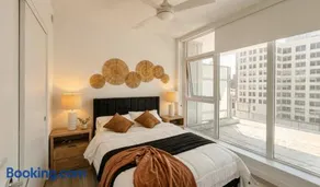 DTLA Corner Retreat-South Facing 1B1B & Workspace - Image 1